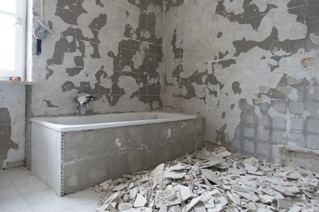 Renovieren Sanieren Haus Bad Fliesen Heizung