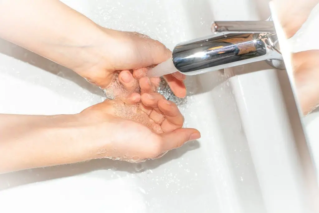 Waschbecken Hände waschen