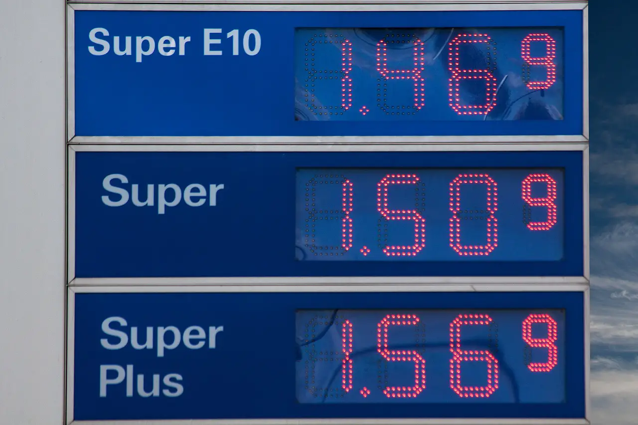 Tankstelle Tafel Benzinpreise